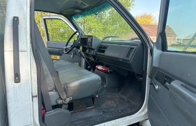 1GDJ7H1C7YJ504361 - 2000 GMC C-SERIES C7H042 WHITE photo 5