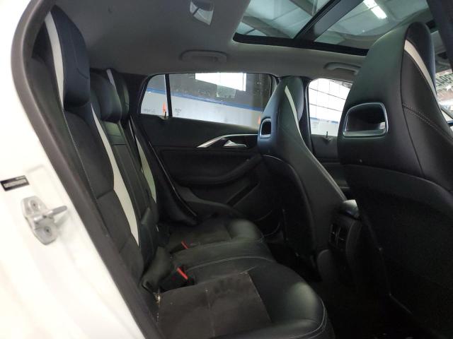 SJKCH5CPXHA030749 - 2017 INFINITI QX30 BASE WHITE photo 10