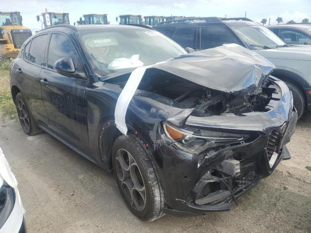 ZASFAKPN8J7B79599 - 2018 ALFA ROMEO STELVIO SPORT BLACK photo 4