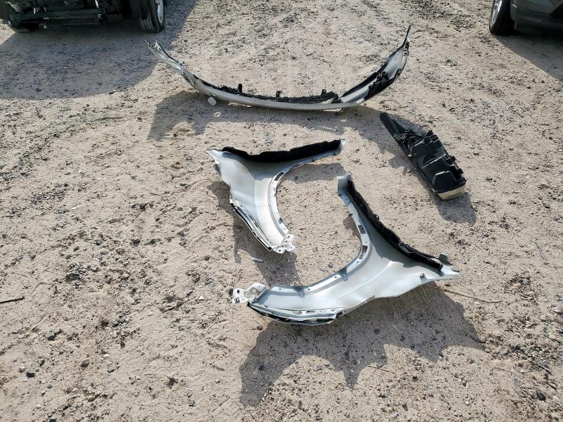 5TDKKRFH9GS168845 - 2016 TOYOTA HIGHLANDER XLE WHITE photo 13