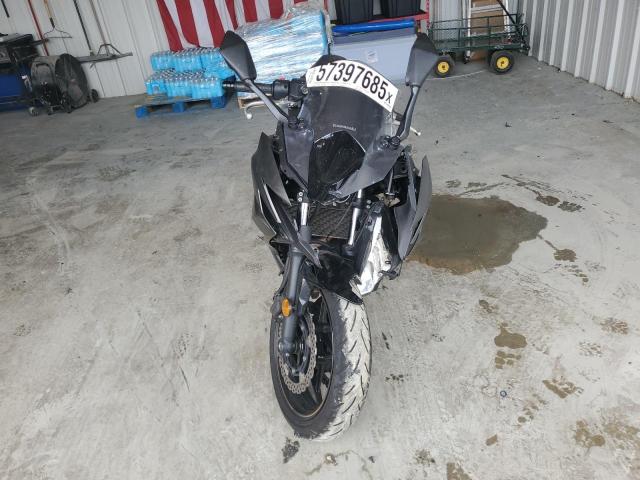 ML5EXER19PDA83454 - 2023 KAWASAKI EX650 R أسود صورة 2