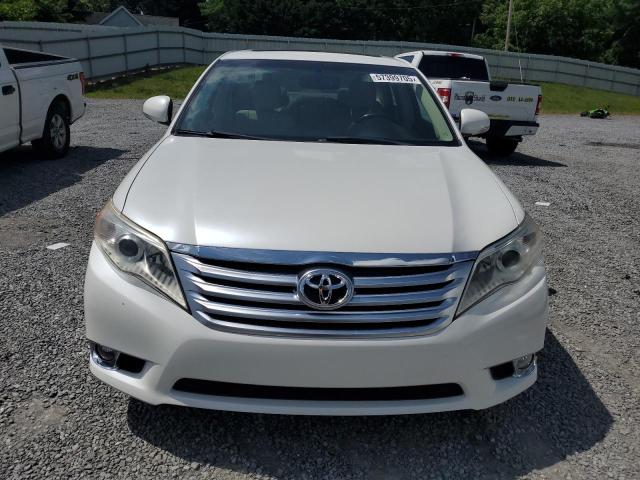 4T1BK3DB6CU467321 - 2012 TOYOTA AVALON BASE WHITE photo 5
