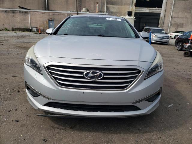 5NPE24AF0FH062133 - 2015 HYUNDAI SONATA SE SILVER photo 5