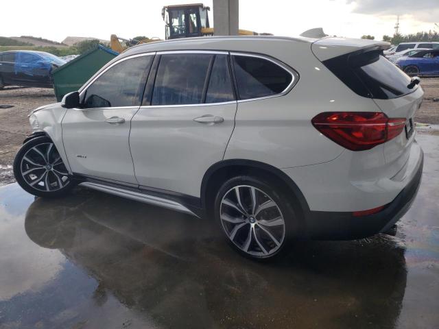 WBXHU7C36J5H41964 - 2018 BMW X1 SDRIVE28I WHITE photo 2