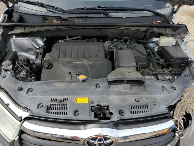 5TDKKRFH6FS064845 - 2015 TOYOTA HIGHLANDER XLE 银色 照片 12