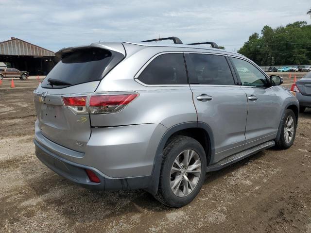 5TDKKRFH6FS064845 - 2015 TOYOTA HIGHLANDER XLE 银色 照片 3