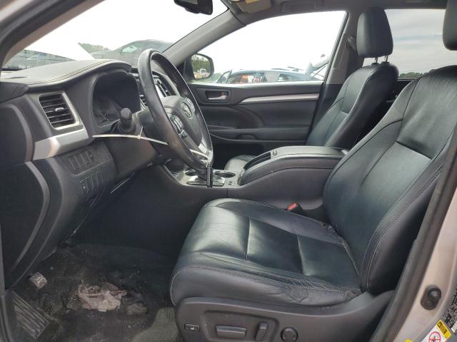 5TDKKRFH6FS064845 - 2015 TOYOTA HIGHLANDER XLE 银色 照片 7