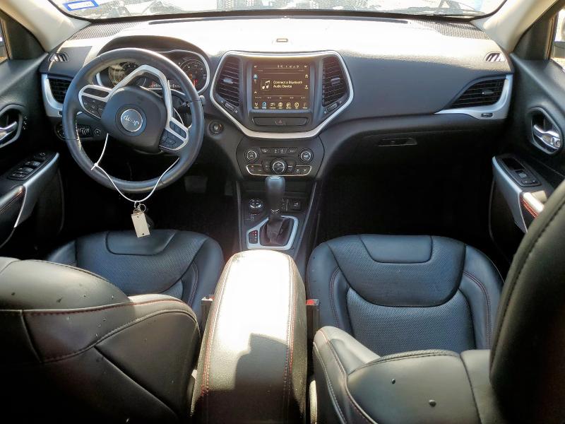 1C4PJMBS6HW620751 - 2017 JEEP CHEROKEE TRAILHAWK WHITE photo 8