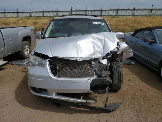 2A8HR54P08R835782 - 2008 CHRYSLER TOWN & COU TOURING 银色 照片 5