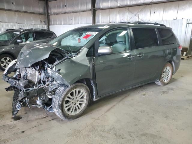 2014 TOYOTA SIENNA XLE, null