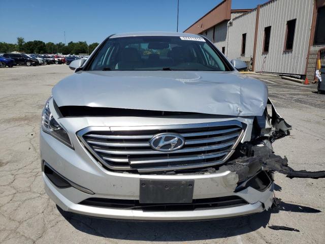 5NPE24AF4HH561925 - 2017 HYUNDAI SONATA SE SILVER photo 5