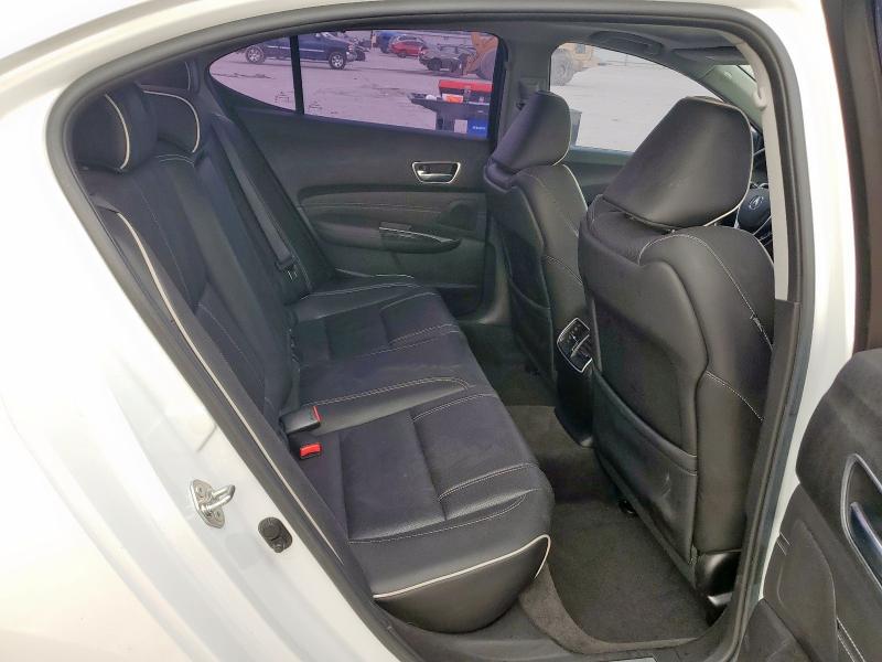 19UUB2F55JA012927 - 2018 ACURA TLX TECH WHITE photo 10