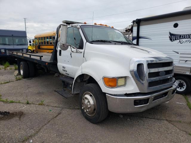 3FRNF65C08V666551 - 2008 FORD F650 SUPER DUTY WHITE photo 4