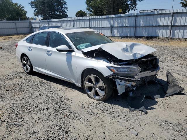 1HGCV1F94JA046969 - 2018 HONDA ACCORD TOURING WHITE photo 4