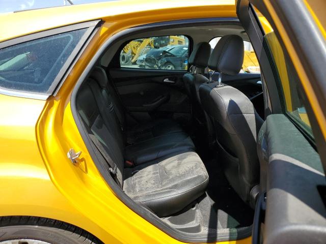 1FAHP3N23CL328113 - 2012 FORD FOCUS TITANIUM YELLOW photo 10