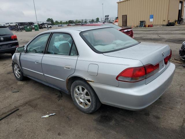 1HGCG56772A101884 - 2002 HONDA ACCORD SE SILVER photo 2