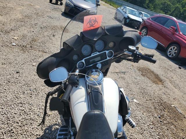 1HD1FC4197Y645893 - 2007 HARLEY-DAVIDSON FLHTCUI 双色 照片 5