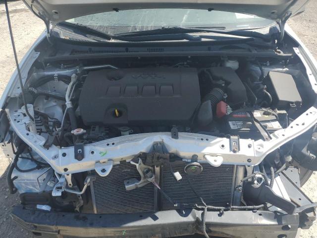 2T1BURHE8JC008369 - 2018 TOYOTA COROLLA L SILVER photo 11