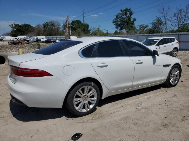 SAJBD4BVXHCY39095 - 2017 JAGUAR XF PREMIUM WHITE photo 3