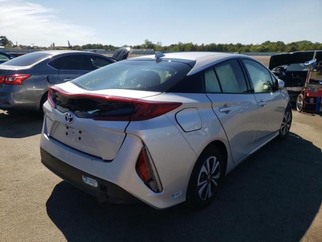 JTDKARFP1J3104673 - 2018 TOYOTA PRIUS PRIM 银色 照片 4