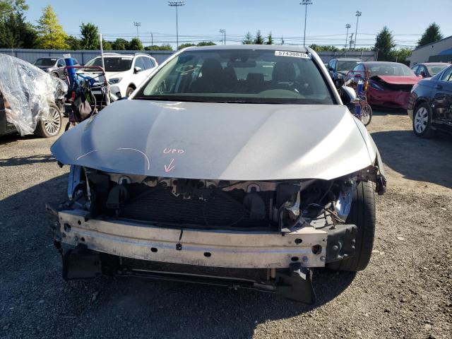 4T1C11AK7LU952003 - 2020 TOYOTA CAMRY LE SILVER photo 5