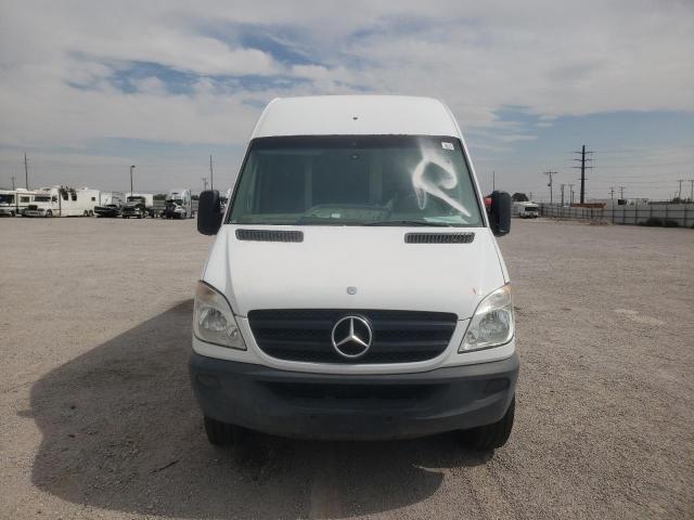 WD3PE8CB9C5690960 - 2012 MERCEDES-BENZ SPRINTER 2500 WHITE photo 5