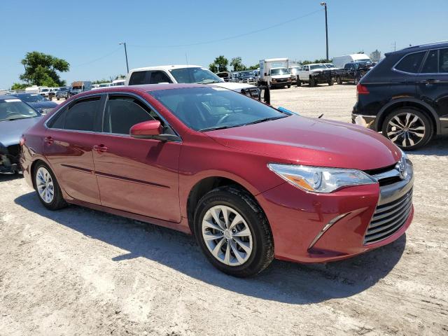 4T1BF1FK7GU533807 - 2016 TOYOTA CAMRY LE MAROON photo 4