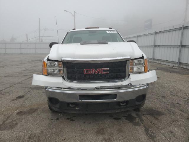 1GT02ZCG0DZ189483 - 2013 GMC SIERRA K2500 HEAVY DUTY WHITE photo 5