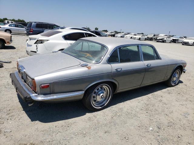 UG2R54302 - 1976 JAGUAR XJ12L SILVER photo 3