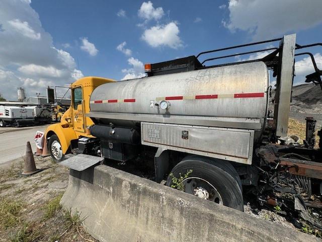 2NKMHD7X37M188271 - 2007 KENWORTH CONSTRUCTI T300 YELLOW photo 5