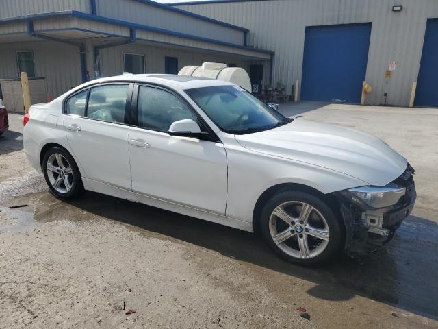 WBA3C3C57DF980971 - 2013 BMW 320 I XDRIVE WHITE photo 4