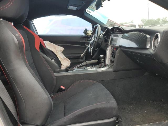 JF1ZNAA17D1719337 - 2013 TOYOTA SCION FR-S 银色 照片 7