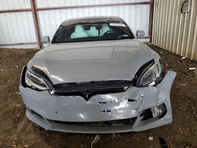 5YJSA1E25JF284752 - 2018 TESLA MODEL S ნაცრისფერი ფოტო 5