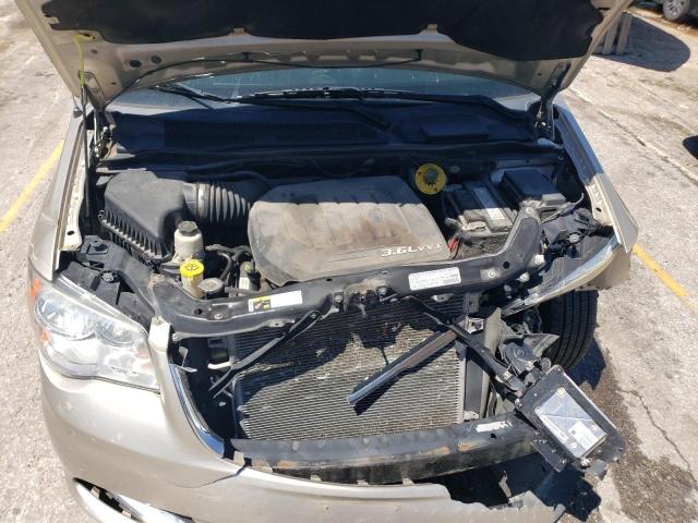 2C4RC1CG1DR797948 - 2013 CHRYSLER TOWN & COU TOURING L SILVER photo 12