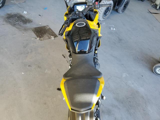 JS1EM13B3R7100976 - 2024 SUZUKI GSX800 F YELLOW photo 6