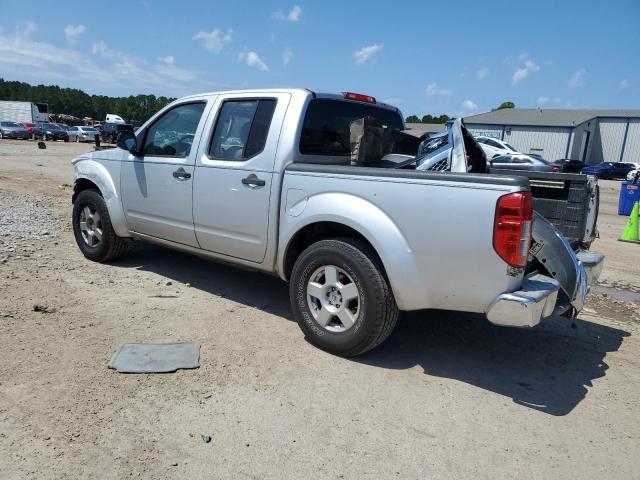 1N6AD07U16C470849 - 2006 NISSAN FRONTIER CREW CAB LE SILVER photo 2