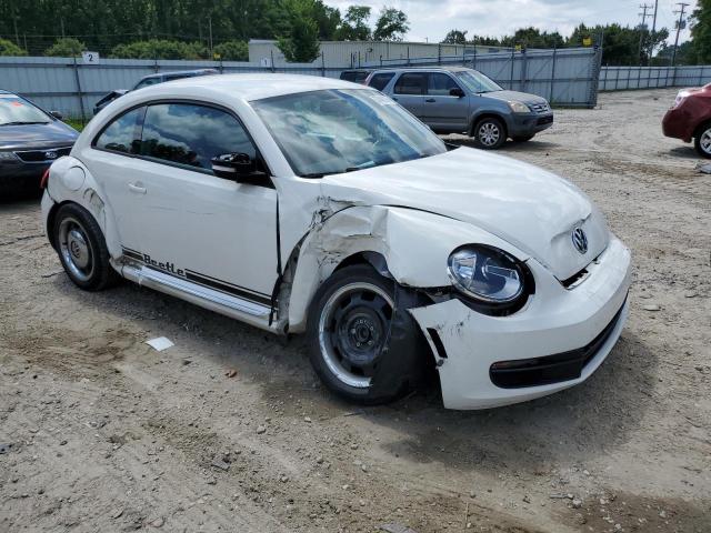 3VWJX7AT8CM665082 - 2012 VOLKSWAGEN BEETLE WHITE photo 4