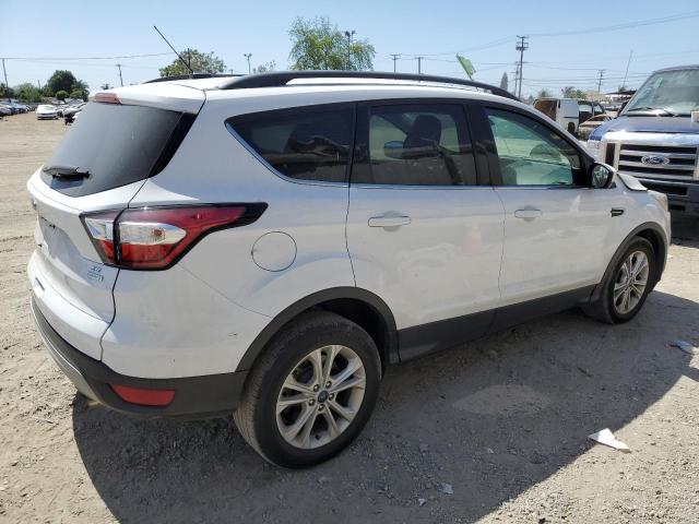 1FMCU0GD8JUB46176 - 2018 FORD ESCAPE SE თეთრი ფოტო 3