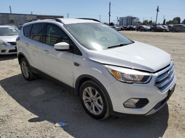 1FMCU0GD8JUB46176 - 2018 FORD ESCAPE SE თეთრი ფოტო 4