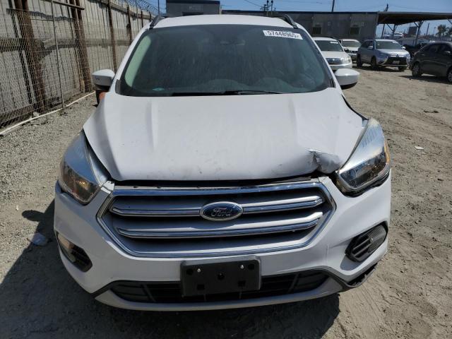 1FMCU0GD8JUB46176 - 2018 FORD ESCAPE SE თეთრი ფოტო 5