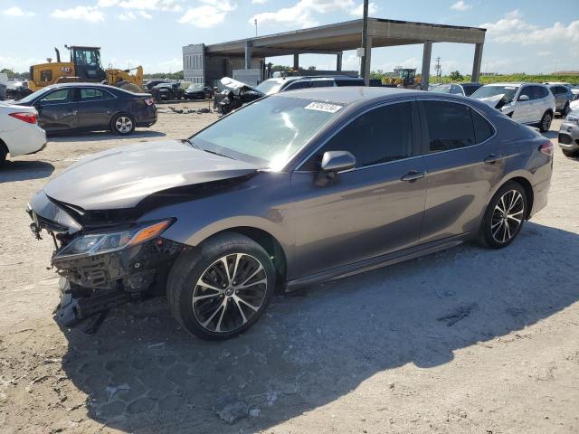 4T1B11HK5JU139466 - 2018 TOYOTA CAMRY L GRAY photo 1