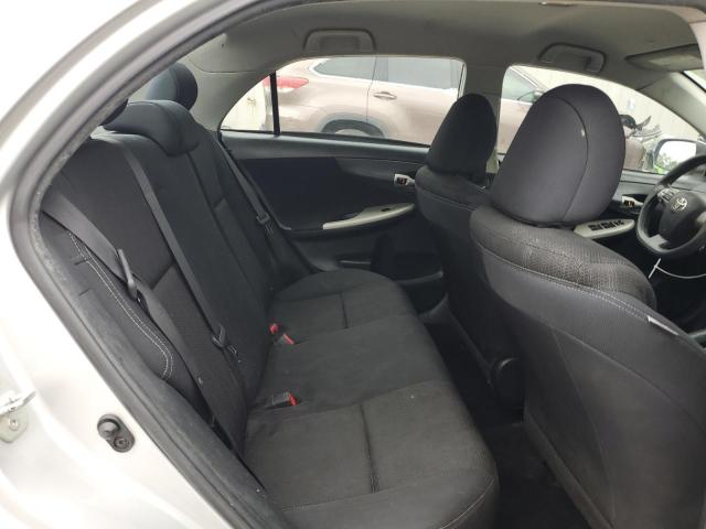 5YFBU4EE2CP042866 - 2012 TOYOTA COROLLA BASE Silber Foto 10
