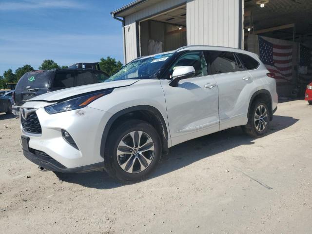 2022 TOYOTA HIGHLANDER XLE, 