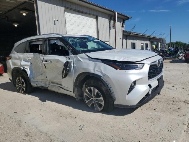 5TDGZRBHXNS243931 - 2022 TOYOTA HIGHLANDER XLE GRAY photo 4