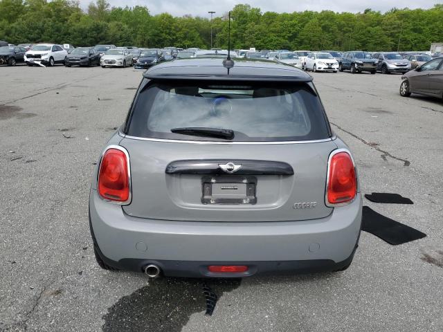 WMWXP5C52J2D71696 - 2018 MINI COOPER Grau Foto 6