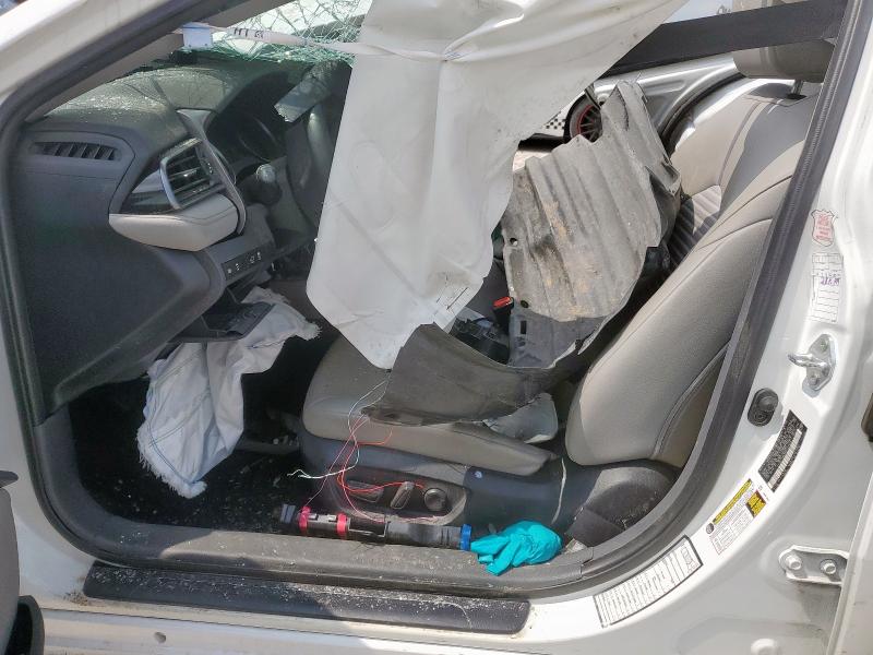 4T1G11AK5PU732849 - 2023 TOYOTA CAMRY SE NIGHT SHADE WHITE photo 7