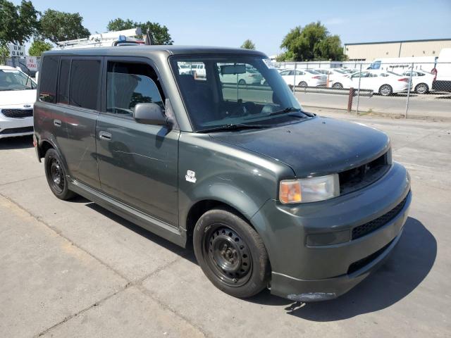 JTLKT324764053110 - 2006 TOYOTA SCION XB GRAY photo 4