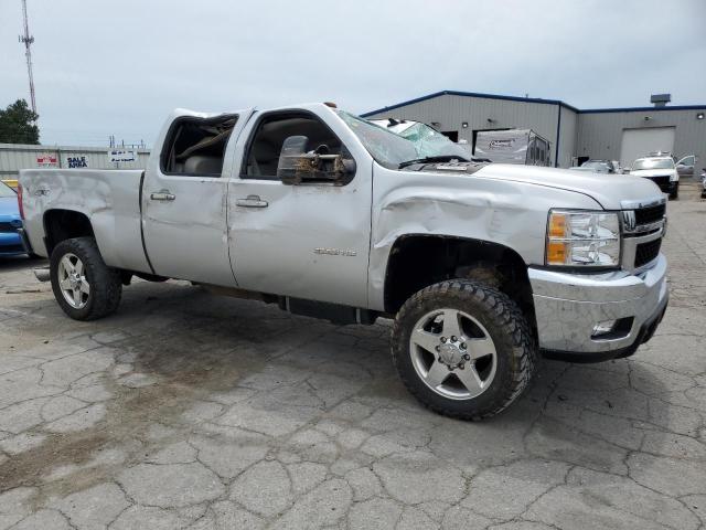 1GC1KYC89BF145276 - 2011 CHEVROLET SILVERADO K2500 HEAVY DUTY LTZ SILVER photo 4