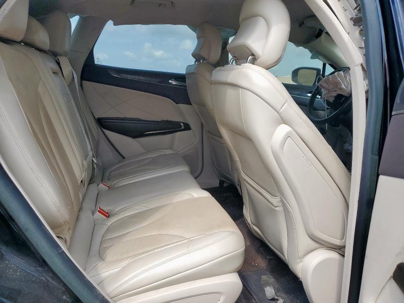 5LMCJ3C91JUL33199 - 2018 LINCOLN MKC RESERVE BLACK photo 10