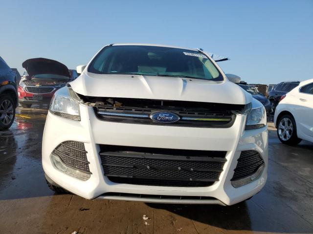 1FMCU9G93GUA31459 - 2016 FORD ESCAPE SE WHITE photo 5